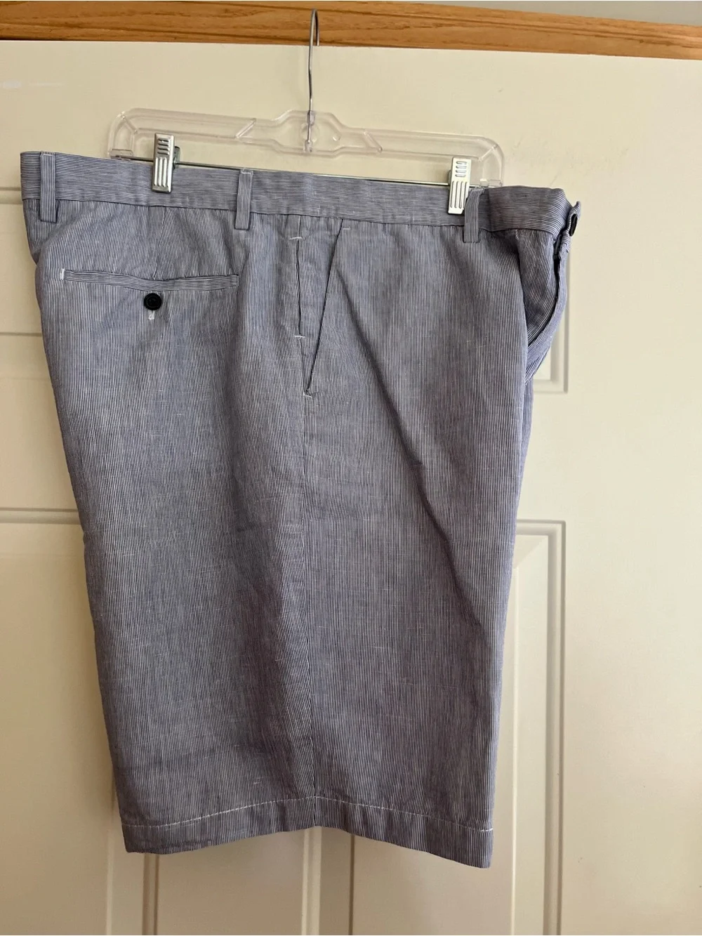Men’s Banana Republic Emerson blue white linen blend flat front chino short. 38